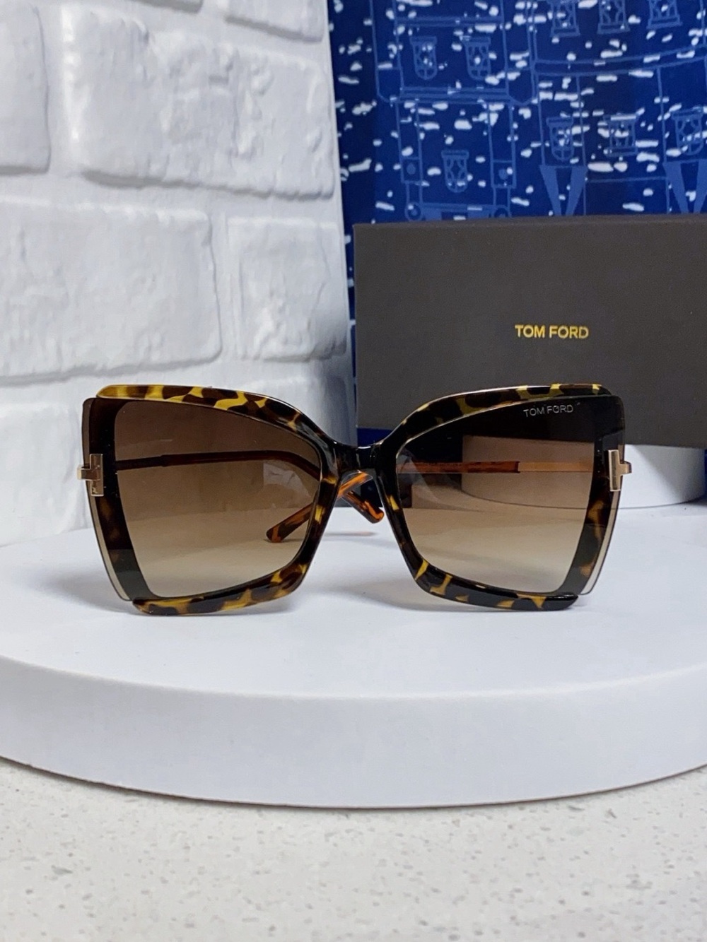 Tom Ford Tortoiseshell Square Women's Sunglasses with Brown Gradient Lenses